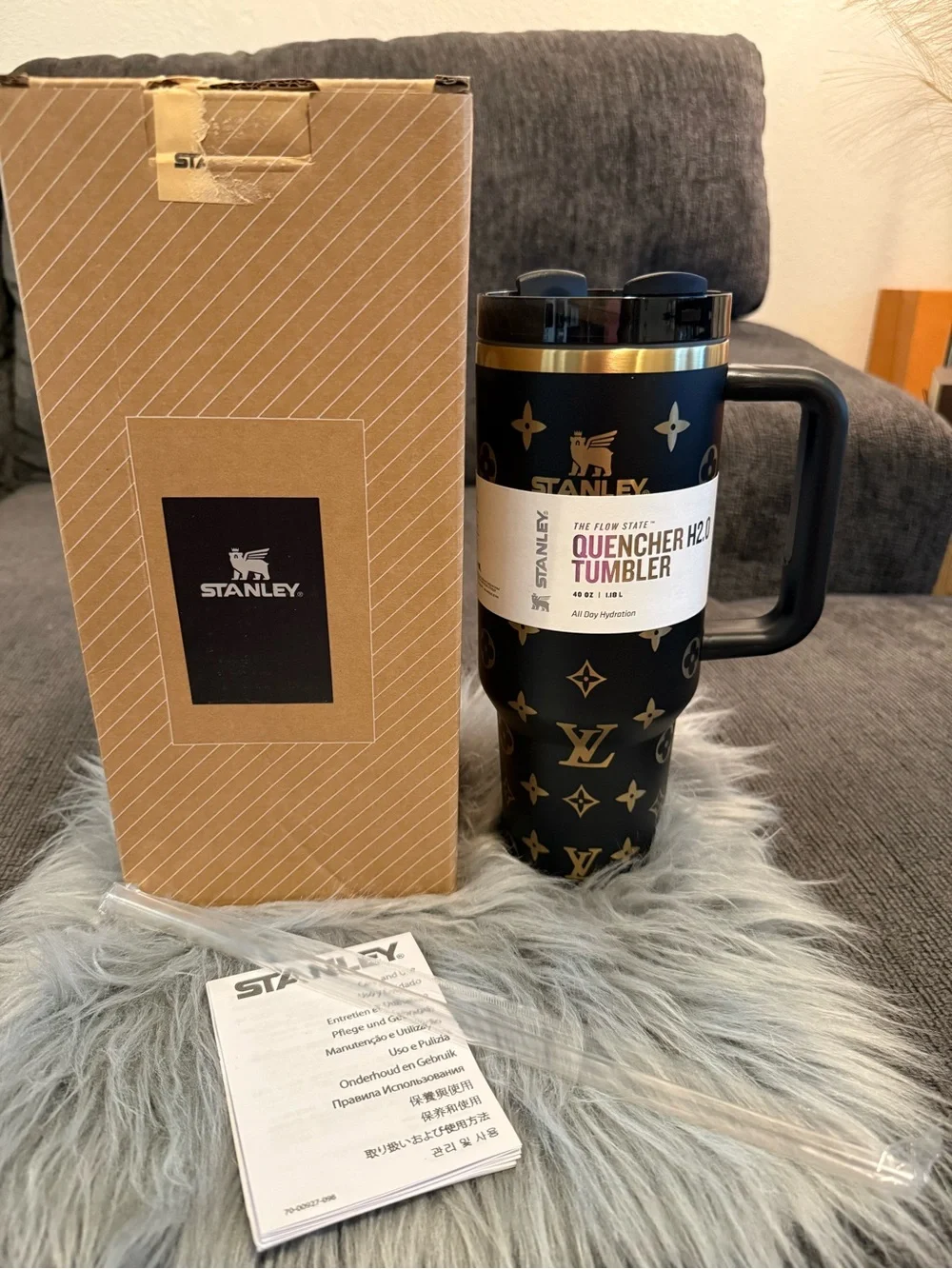Stanley Black & Gold Quencher H2.0 Travel Mug with Handle 40oz